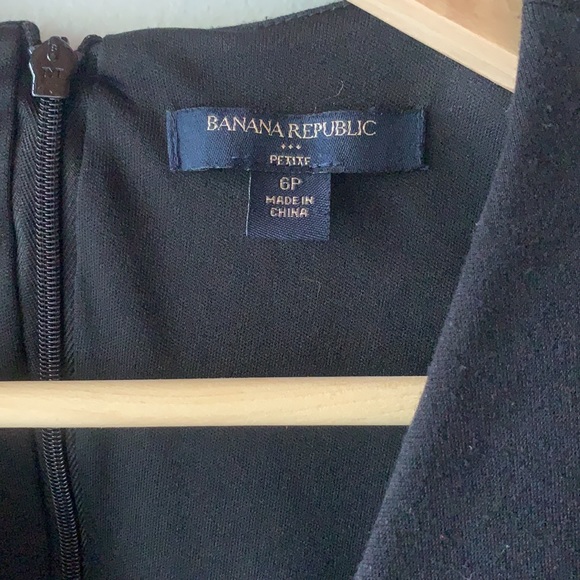 Beautiful mid length black dress with zipper back - Picture 2 of 3